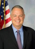 Official portrait of Perry Warren